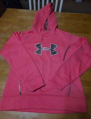 Under Armour ColdGear Hoodie Size M Pink Camo Logo